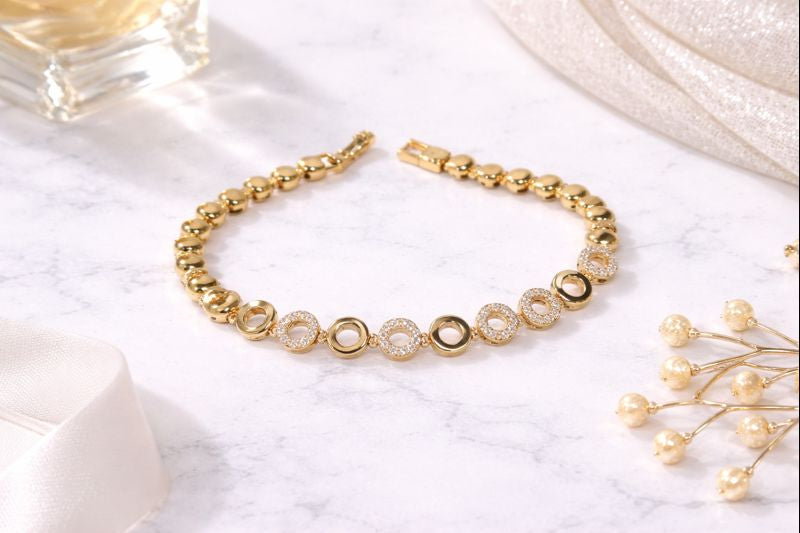Gold Circle Crystal Bracelet
