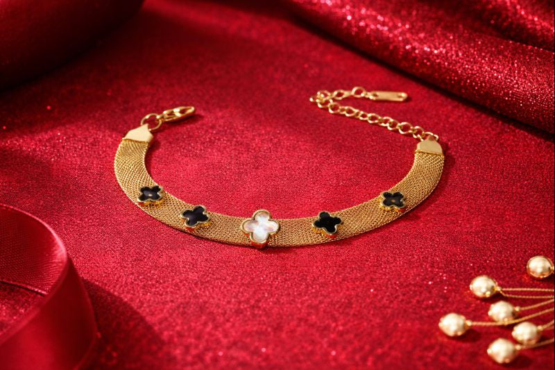 Gold Clover Mesh Bracelet