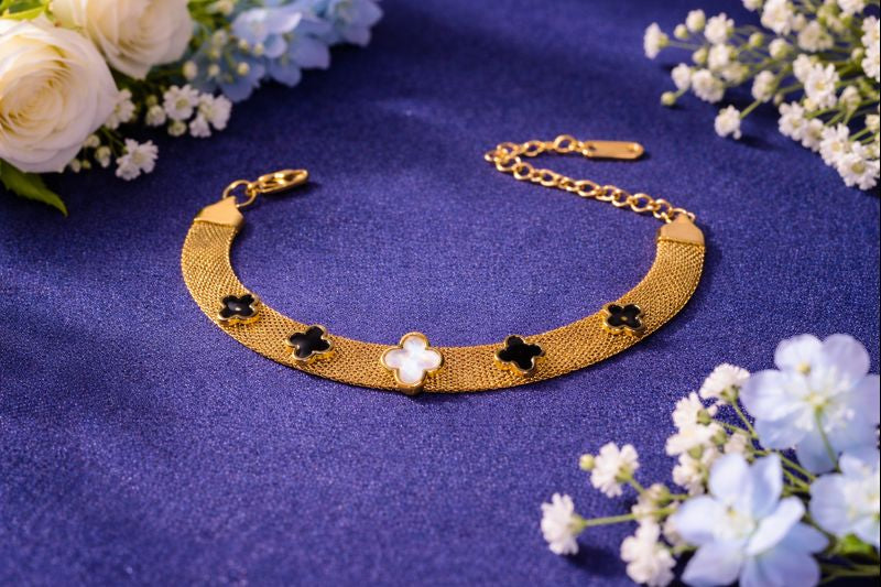 Gold Clover Mesh Bracelet